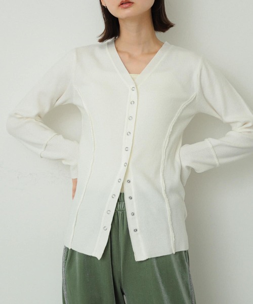 SENSE OF PLACE by URBAN RESEARCH（センスオブプレイスバイアーバンリサーチ）の「パッチワークVネックカーディガン（カーディガン/ボレロ・レディース・オフホワイト/キャメル/ネイビー/グレー・ONE）」の8枚目の写真