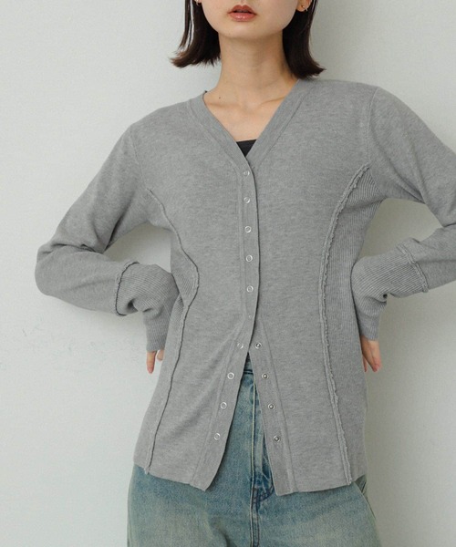 SENSE OF PLACE by URBAN RESEARCH（センスオブプレイスバイアーバンリサーチ）の「パッチワークVネックカーディガン（カーディガン/ボレロ・レディース・オフホワイト/キャメル/ネイビー/グレー・ONE）」の18枚目の写真