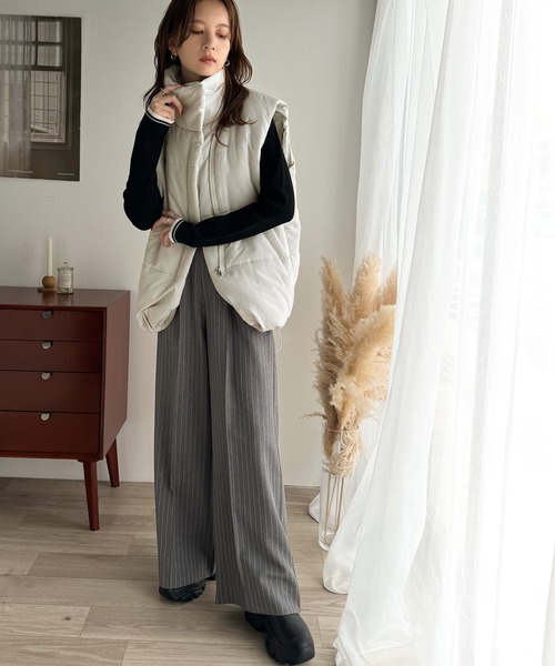 classicalelf（クラシカルエルフ）の「おしゃれ偏差値をUP。裾ドロストスタンドネック中綿ダウンベスト（ダウンベスト・レディース・ブラック/ライトグレー・MEDIUM/LARGE）」の13枚目の写真