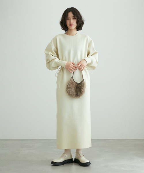 ADAM ET ROPE'(アダムエロペ)の「【サステナブル】フリンジミニチェーンバッグ(ショルダーバッグ・レディース・オフホワイト/レッド/ブラウン・FREE)」の9枚目の写真