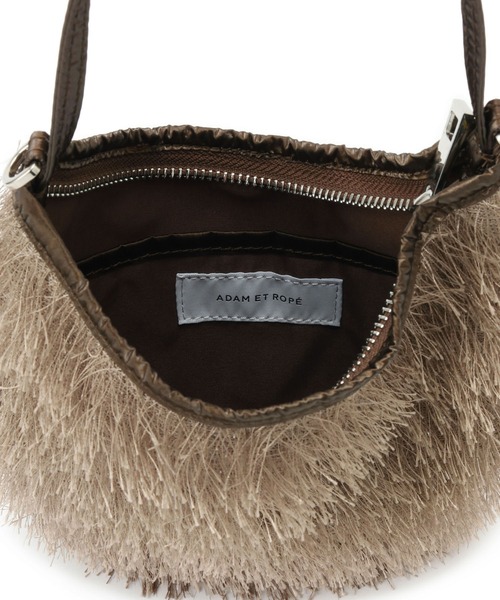 ADAM ET ROPE'(アダムエロペ)の「【サステナブル】フリンジミニチェーンバッグ(ショルダーバッグ・レディース・オフホワイト/レッド/ブラウン・FREE)」の21枚目の写真