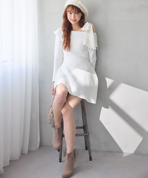 MAJESTIC LEGON（マジェスティックレゴン）の「マルチwayリボンオフショルワンピース（ワンピース・レディース・アイボリー/ブルー系その他5/ブラック/チャコールグレー・MEDIUM/LARGE）」の18枚目の写真