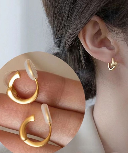 LA VORAGINE（ラ ヴォラジネ）の「アレルギー対応フープイヤリング（イヤリング・レディース・シルバー/ゴールド・FREE）」の3枚目の写真