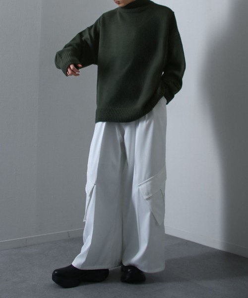 NILWAY(ニルウェイ)の「ライン オーバー ハイネック ニット(ニット/セーター・メンズ・チャコール/ブラウン/グリーン/アイボリー/ブラック・MEDIUM/LARGE)」の20枚目の写真