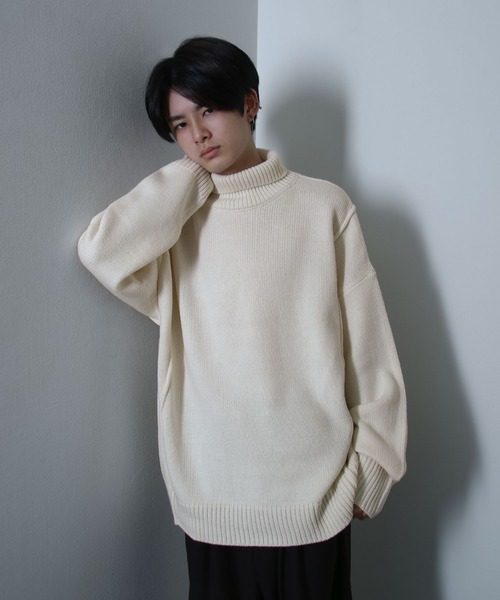 NILWAY(ニルウェイ)の「ライン オーバー ハイネック ニット(ニット/セーター・メンズ・チャコール/ブラウン/グリーン/アイボリー/ブラック・MEDIUM/LARGE)」の14枚目の写真