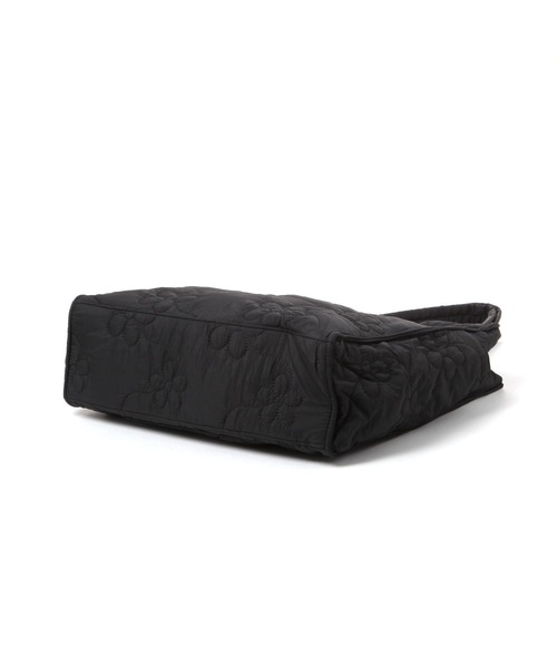 tiny tiny（ティニーティニー）の「フラワーキルトトートバッグM[tiny tiny(ティニーティニー)]（トートバッグ・レディース・ブラック/アイボリー/レッド/ライトブルー・0）」の10枚目の写真