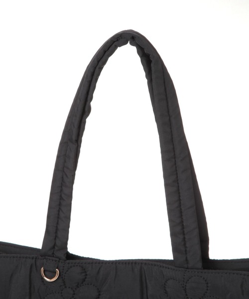 tiny tiny（ティニーティニー）の「フラワーキルトトートバッグM[tiny tiny(ティニーティニー)]（トートバッグ・レディース・ブラック/アイボリー/レッド/ライトブルー・0）」の11枚目の写真