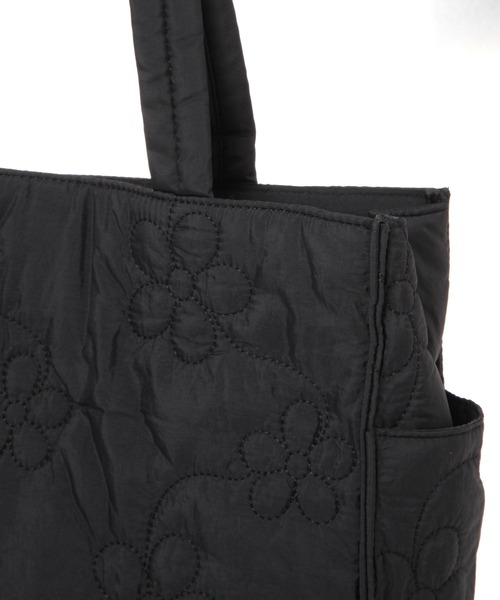tiny tiny（ティニーティニー）の「フラワーキルトトートバッグM[tiny tiny(ティニーティニー)]（トートバッグ・レディース・ブラック/アイボリー/レッド/ライトブルー・0）」の12枚目の写真