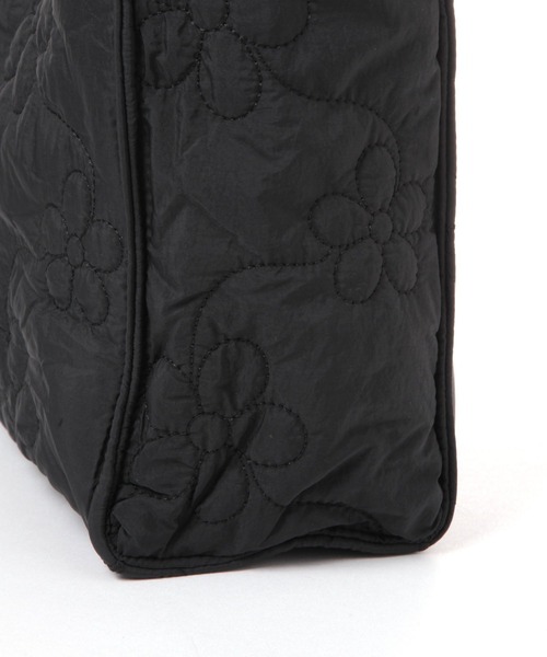 tiny tiny（ティニーティニー）の「フラワーキルトトートバッグM[tiny tiny(ティニーティニー)]（トートバッグ・レディース・ブラック/アイボリー/レッド/ライトブルー・0）」の13枚目の写真