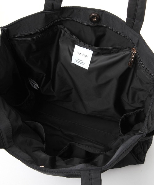 tiny tiny（ティニーティニー）の「フラワーキルトトートバッグM[tiny tiny(ティニーティニー)]（トートバッグ・レディース・ブラック/アイボリー/レッド/ライトブルー・0）」の17枚目の写真
