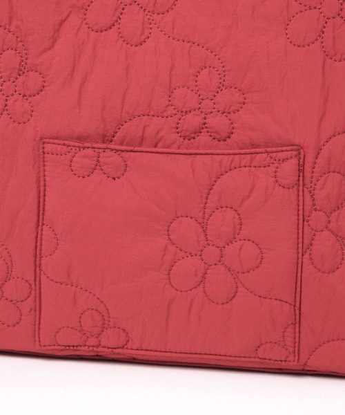 tiny tiny（ティニーティニー）の「フラワーキルトトートバッグM[tiny tiny(ティニーティニー)]（トートバッグ・レディース・ブラック/アイボリー/レッド/ライトブルー・0）」の21枚目の写真