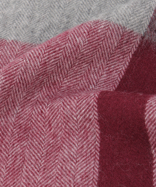 ikka（イッカ）の「ウールパネルヘリンボーンマフラー（マフラー・メンズ・ワイン/ブラック/ネイビー・FREE）」の5枚目の写真