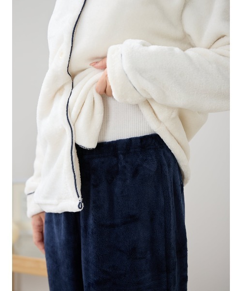 tutuanna（チュチュアンナ）の「[まるで毛布！のような暖かさ]ロゴ刺繍前開きマイクロファイバーパジャマ（ルームウェア/パジャマ・レディース・サックスブルー/ピンク/ネイビー/オフホワイト・S/M/L）」の8枚目の写真