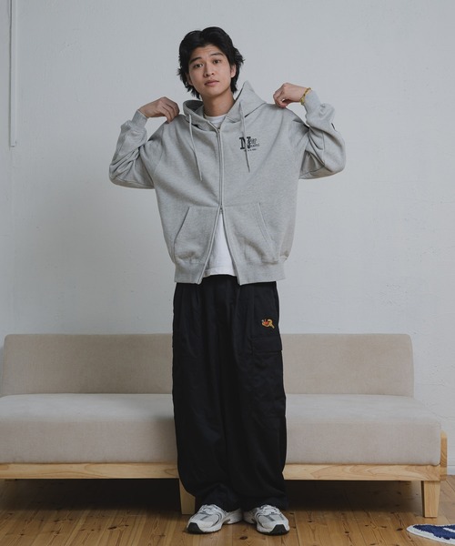 kaoyorinakami（カオヨリナカミ）の「zip parka / スターハートジップパーカー（パーカー・メンズ・ブラック/グレー・SMALL/MEDIUM/LARGE/X-LARGE）」の5枚目の写真