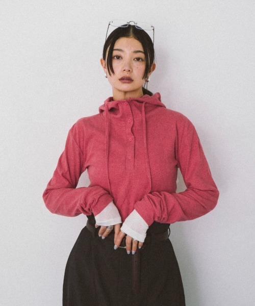 HANNE（アン）の「フーディーリブロンTEE（Tシャツ/カットソー・レディース・グレー/レッド・FREE）」の2枚目の写真