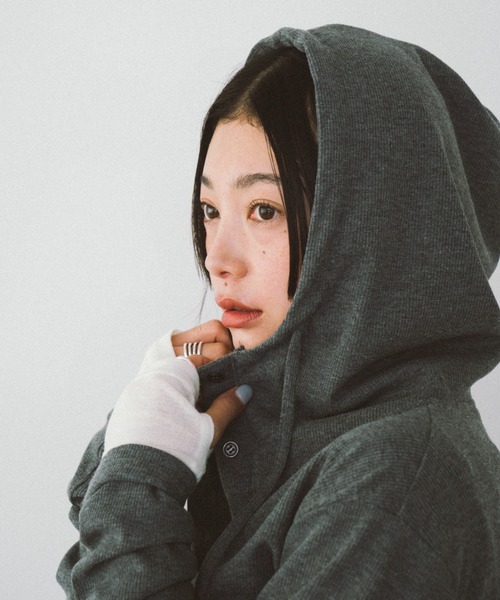 HANNE（アン）の「フーディーリブロンTEE（Tシャツ/カットソー・レディース・グレー/レッド・FREE）」の12枚目の写真