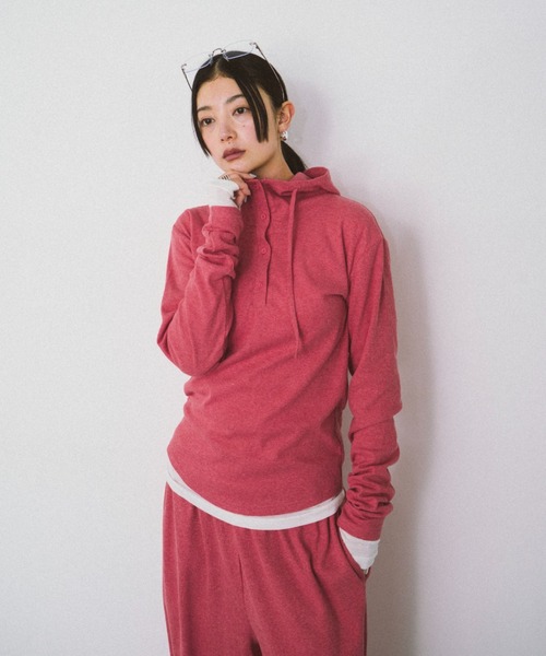 HANNE（アン）の「フーディーリブロンTEE（Tシャツ/カットソー・レディース・グレー/レッド・FREE）」の14枚目の写真