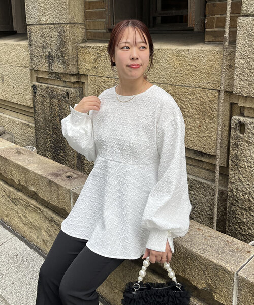 prose verse（プロズヴェール）の「【ママ監修！セレモニーアイテム】バルーンスリーブジャガードペプラムブラウス（シャツ/ブラウス・レディース・オフホワイト/ブラック・LARGE/MEDIUM）」の5枚目の写真