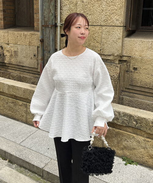 prose verse（プロズヴェール）の「【ママ監修！セレモニーアイテム】バルーンスリーブジャガードペプラムブラウス（シャツ/ブラウス・レディース・オフホワイト/ブラック・LARGE/MEDIUM）」の8枚目の写真