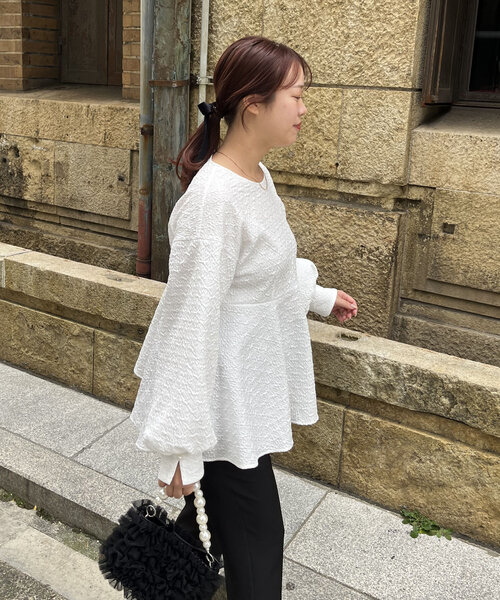 prose verse（プロズヴェール）の「【ママ監修！セレモニーアイテム】バルーンスリーブジャガードペプラムブラウス（シャツ/ブラウス・レディース・オフホワイト/ブラック・LARGE/MEDIUM）」の14枚目の写真