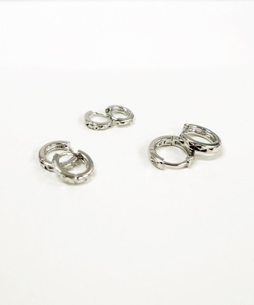 almo(アルモ)の「カッティングリングミニフープピアス/ペア(RO)(ピアス(両耳用)・メンズ・ゴールド/シルバー・SMALL/LARGE/MEDIUM)」の5枚目の写真