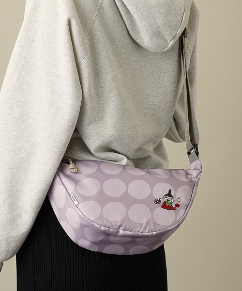 MOOMIN(ムーミン)の「【MOOMIN】(ムーミン) 手書き風ドット柄 刺繍 ショルダーバッグ RMMC-01(ショルダーバッグ・レディース・カーキ/ブラック/キャメル/ブルー/ブラック系2/スモークピンク・ONE SIZE)」の6枚目の写真