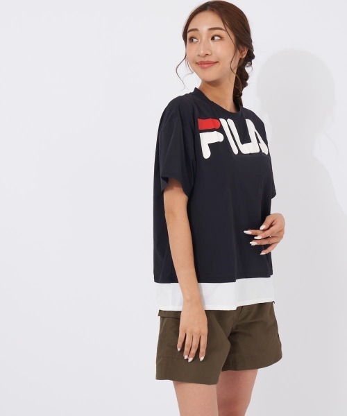 FILA(フィラ)の「FILAロゴ半袖Tシャツ(Tシャツ/カットソー・レディース・ネイビー/ブラック・MEDIUM/LARGE)」の5枚目の写真