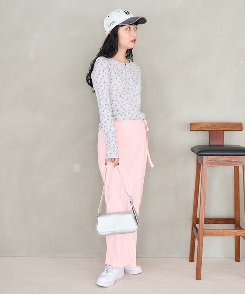 FREAK'S STORE（フリークスストア）の「花柄針抜きフライス ヘンリートップス（Tシャツ/カットソー・レディース・オフホワイト/グレー・ﾌﾘ-）」の12枚目の写真