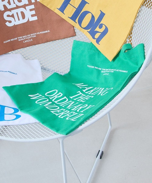 LAKOLE（ラコレ）の「カラーアソートロゴトートバッグ / 324434（トートバッグ・レディース・ホワイト/ライトグレー/ブラウン/イエロー/ブルー/グリーン/レッド/オフホワイト/ダークグリーン/ダークブラウン/ネイビー/チェリーレッド/セージグリーン/ライトブラウン/ベビーピンク・FREE）」の8枚目の写真