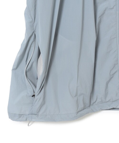 BEAMS(ビームス)の「撥水 テックシャツ(シャツ/ブラウス・メンズ・ライトグレー/ブラック・S/XL/L/M)」の17枚目の写真