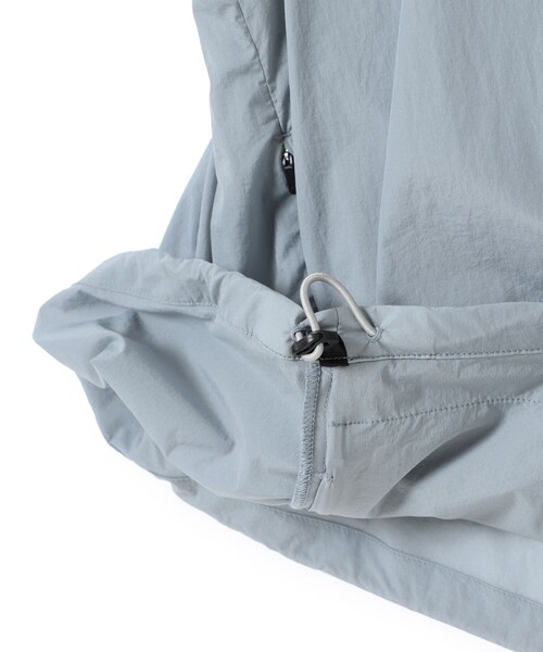 BEAMS(ビームス)の「撥水 テックシャツ(シャツ/ブラウス・メンズ・ライトグレー/ブラック・S/XL/L/M)」の18枚目の写真