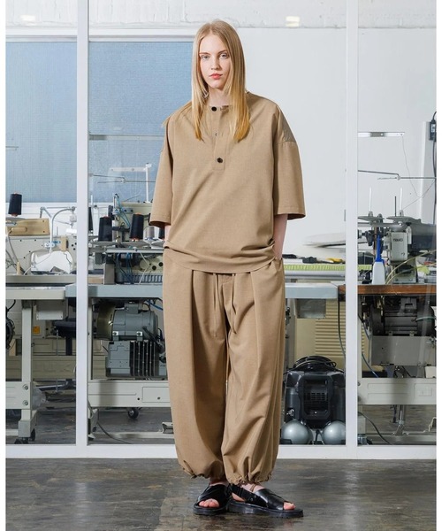 VOAAOV(ヴォアーブ)の「【VOAAOV】 MELANGE LINEN LIKE Henry Neck Pullover(シャツ/ブラウス・メンズ・グレー/ベージュ/チャコールグレー・2/1)」の10枚目の写真