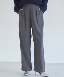 ECLAM（クラム）の「タックストレートパンツ（スラックス）」