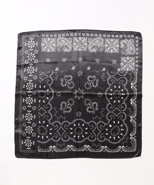 ARTIFICIAL SWEETENER(アーティフィシャル スウィートナー)の「【 ARTIFICIAL SWEETENER 】シルクタッチペイズリースカーフ(バンダナ/スカーフ・レディース・ホワイト系1/ブラック系1/グレー系1/ブラック系2/ブラウン/ブルー・FREE)」の14枚目の写真
