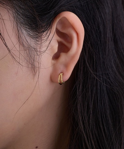 CALIN　STANDARD（カリンスタンダード）の「◆金属アレルギー対応◆◆made in japan◆【片手でスムースワンタッチ】ダブルライン　ミニスムースピアス（ピアス（両耳用）・レディース・ゴールド/ピンクゴールド/シルバー・FREE）」の2枚目の写真