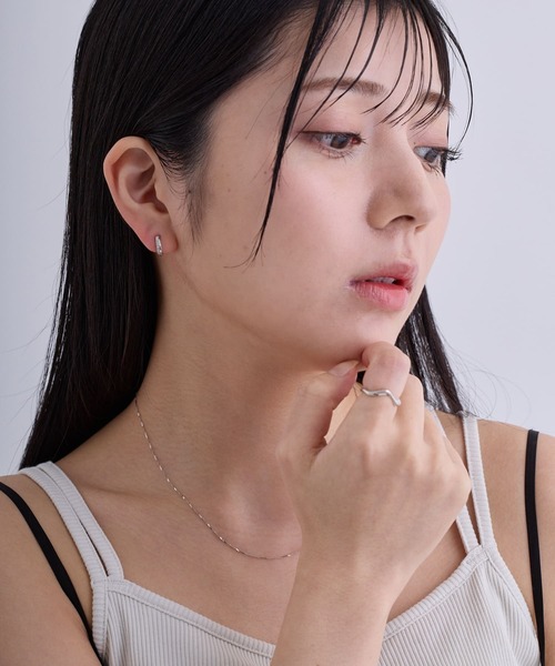 CALIN　STANDARD（カリンスタンダード）の「◆金属アレルギー対応◆◆made in japan◆【片手でスムースワンタッチ】ダブルライン　ミニスムースピアス（ピアス（両耳用）・レディース・ゴールド/ピンクゴールド/シルバー・FREE）」の4枚目の写真
