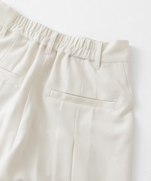 SENSE OF PLACE by URBAN RESEARCH（センスオブプレイスバイアーバンリサーチ）の「タックショートパンツ（その他パンツ・レディース・チャコールグレー/アイボリー・MEDIUM/SMALL）」の21枚目の写真