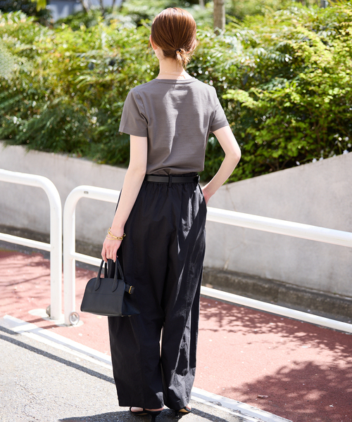 SLOBE IENA(スローブイエナ)の「《追加》BASICコンパクトTEE -汗ジミ防止-(Tシャツ/カットソー・レディース・チャコールグレー/サックスブルー/ホワイト/ダークブルー・FREE)」の9枚目の写真