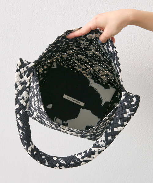 FEEL AND TASTE（フィールアンドテイスト）の「【FEEL AND TASTE（フィールアンドテイスト）】weaving one-shoulder M print/ワンショルダーバッグ（ショルダーバッグ・レディース・ブラック/ライトグレー/イエロー・FREE）」の11枚目の写真