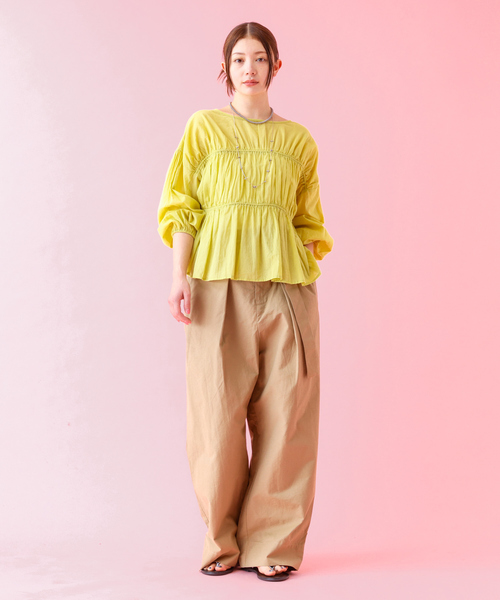 Rouge vif la cle（ルージュヴィフラクレ）の「【Le Melange/ル・メランジュ】コットンギャザーブラウス/ギャザー/リボン/機能素材【WEB限定】（シャツ/ブラウス・レディース・ホワイト/イエロー/オレンジ/ブラック・フリー）」の15枚目の写真
