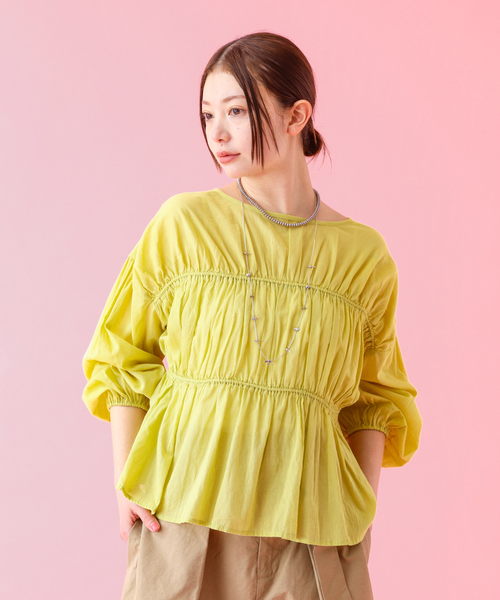 Rouge vif la cle（ルージュヴィフラクレ）の「【Le Melange/ル・メランジュ】コットンギャザーブラウス/ギャザー/リボン/機能素材【WEB限定】（シャツ/ブラウス・レディース・ホワイト/イエロー/オレンジ/ブラック・フリー）」の13枚目の写真