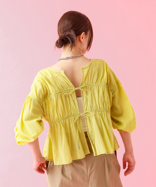 Rouge vif la cle（ルージュヴィフラクレ）の「【Le Melange/ル・メランジュ】コットンギャザーブラウス/ギャザー/リボン/機能素材【WEB限定】（シャツ/ブラウス・レディース・ホワイト/イエロー/オレンジ/ブラック・フリー）」の12枚目の写真