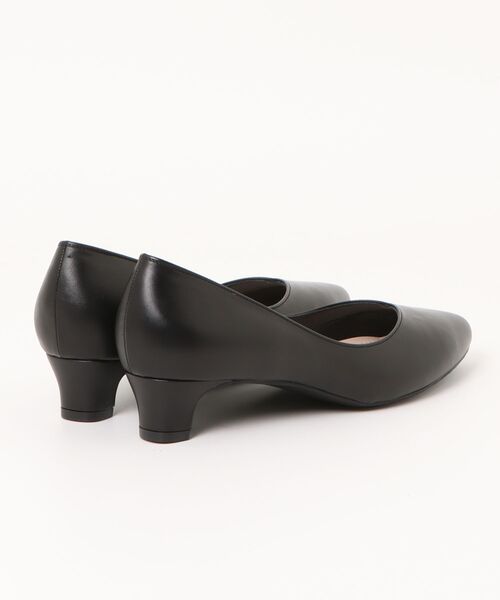 MELMO(メルモ)の「ポインテッドトゥプレーンパンプス(パンプス・レディース・ブラック・23.0cm/23.5cm/24.0cm/24.5cm/22.5cm)」の2枚目の写真