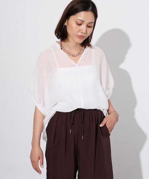 Floran(フローラン)の「レーヨンシアースキッパーブラウス(シャツ/ブラウス・レディース・ブラック/チャコールグレー/オフホワイト・MEDIUM)」の1枚目の写真