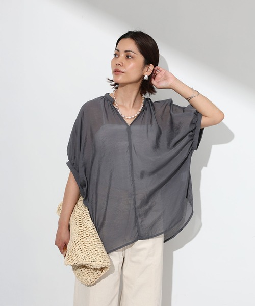 Floran(フローラン)の「レーヨンシアースキッパーブラウス(シャツ/ブラウス・レディース・ブラック/チャコールグレー/オフホワイト・MEDIUM)」の3枚目の写真