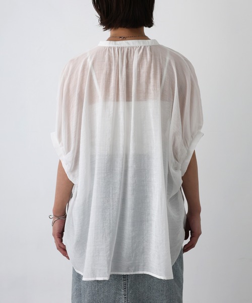 Floran(フローラン)の「レーヨンシアースキッパーブラウス(シャツ/ブラウス・レディース・ブラック/チャコールグレー/オフホワイト・MEDIUM)」の9枚目の写真