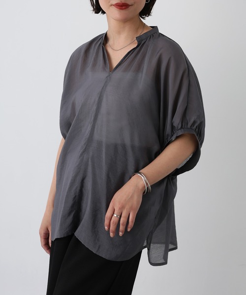 Floran(フローラン)の「レーヨンシアースキッパーブラウス(シャツ/ブラウス・レディース・ブラック/チャコールグレー/オフホワイト・MEDIUM)」の19枚目の写真