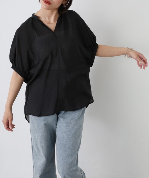 Floran(フローラン)の「レーヨンシアースキッパーブラウス(シャツ/ブラウス・レディース・ブラック/チャコールグレー/オフホワイト・MEDIUM)」の12枚目の写真