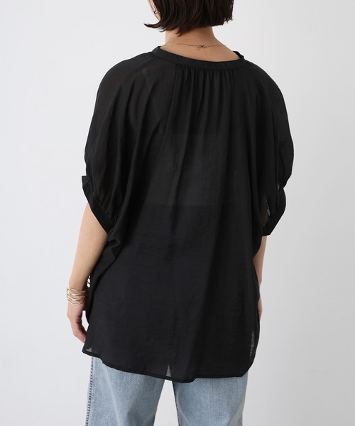 Floran(フローラン)の「レーヨンシアースキッパーブラウス(シャツ/ブラウス・レディース・ブラック/チャコールグレー/オフホワイト・MEDIUM)」の18枚目の写真