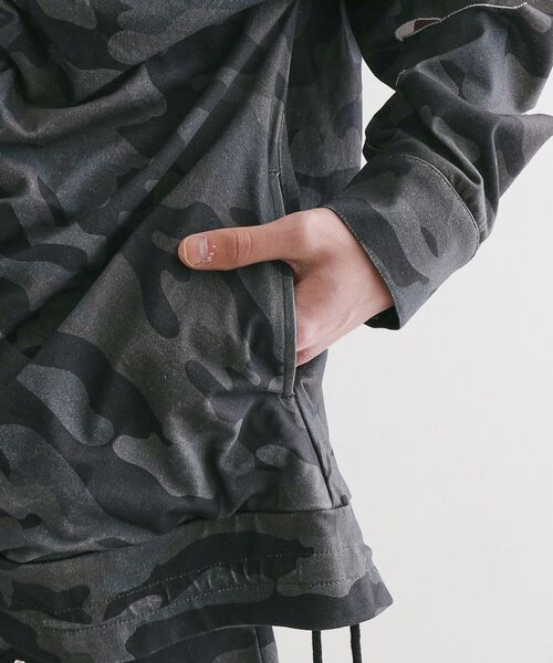 tk.TAKEO KIKUCHI（ティーケータケオキクチ）の「K’PJT by AOI 『Lightweight Parka』（パーカー・メンズ・ブラック系/ブラック・88/66）」の10枚目の写真